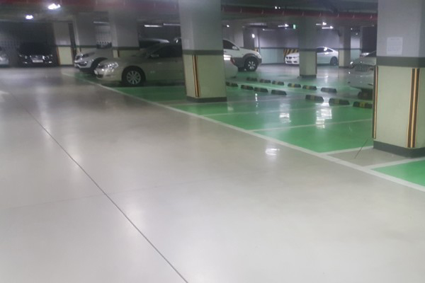 실제 주차되어 있는 모습입니다