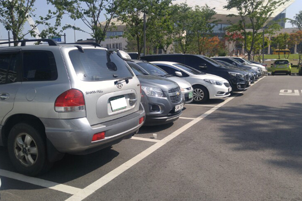 실제 주차되어 있는 모습입니다